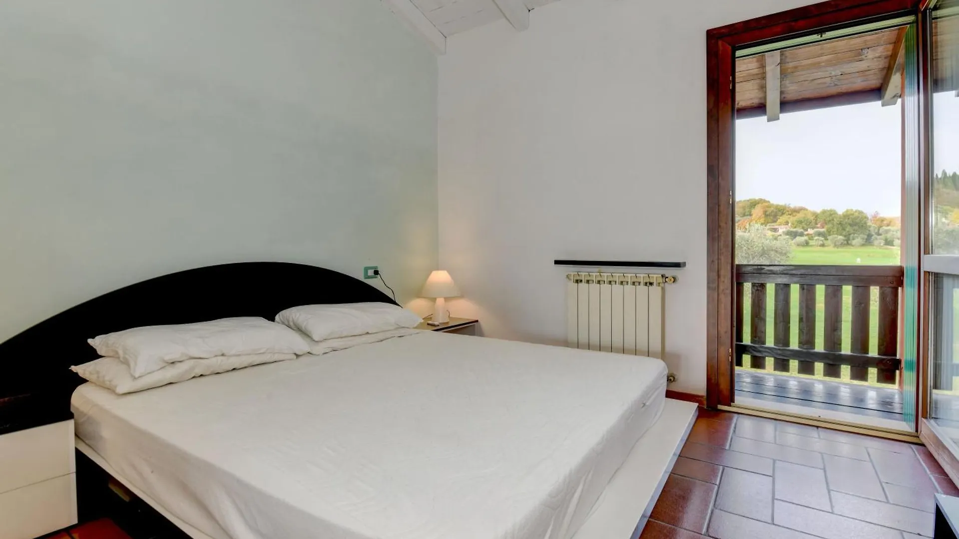 Garda Golf Apartment - Pool Residence - By Host4U Soiano Del Lago Itálie